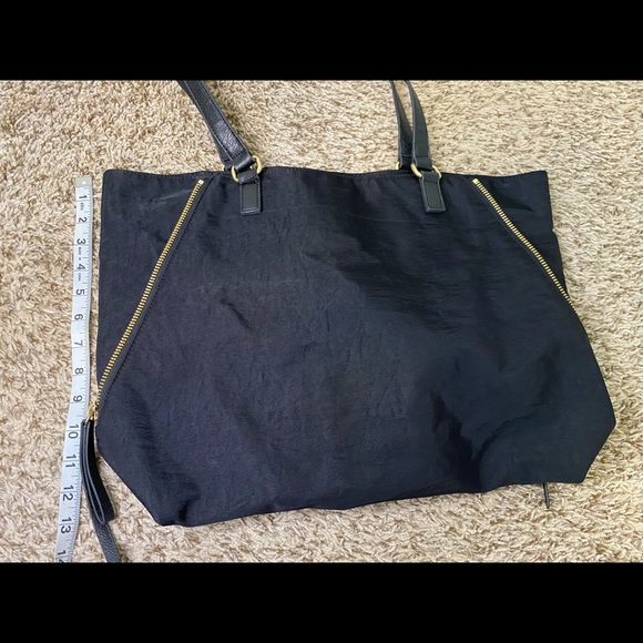 Banana Republic Black Tote Handbag/SOLD - Picture 4 of 10